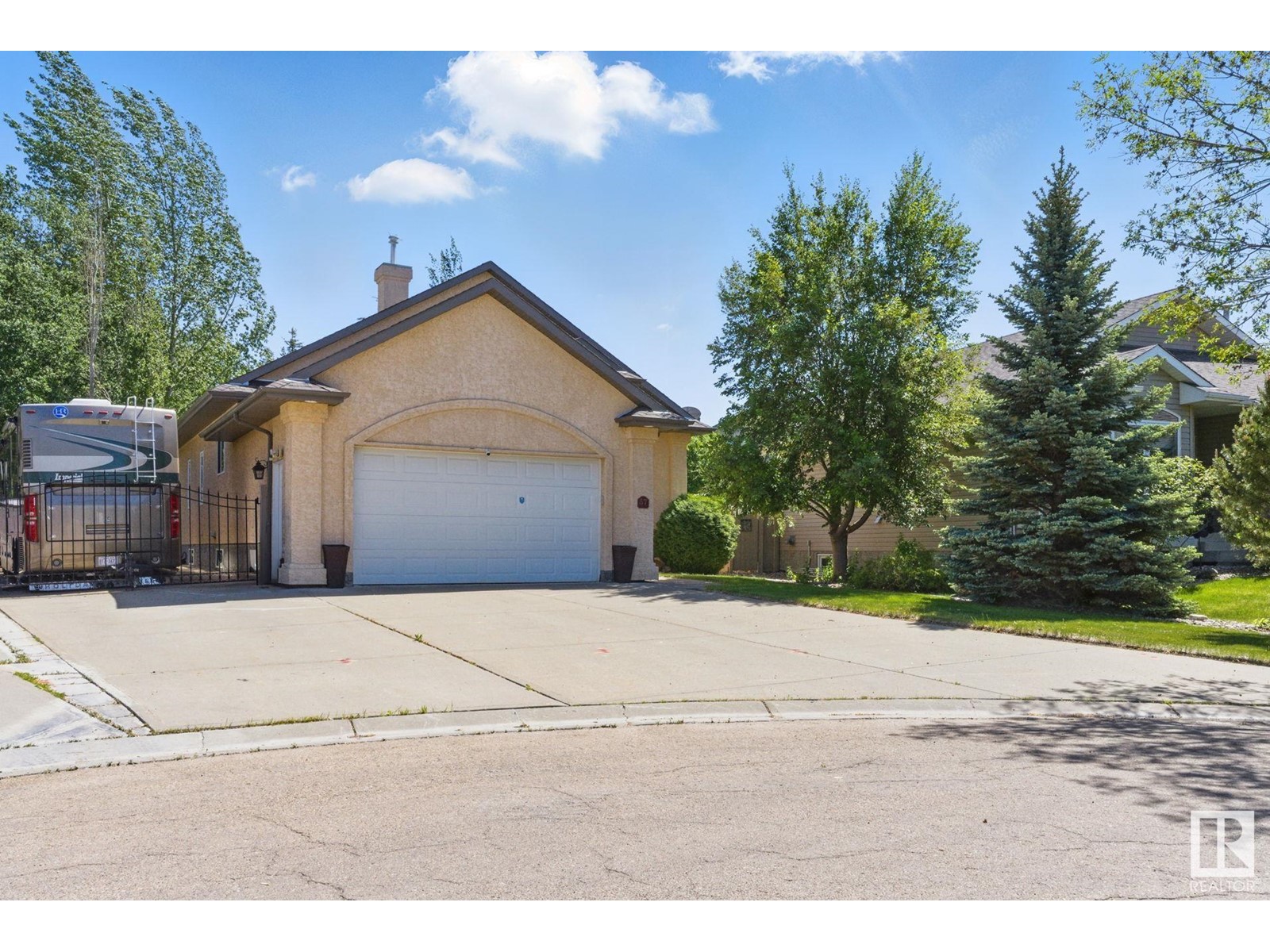 Property at 57 VALLEYVIEW RG image 2