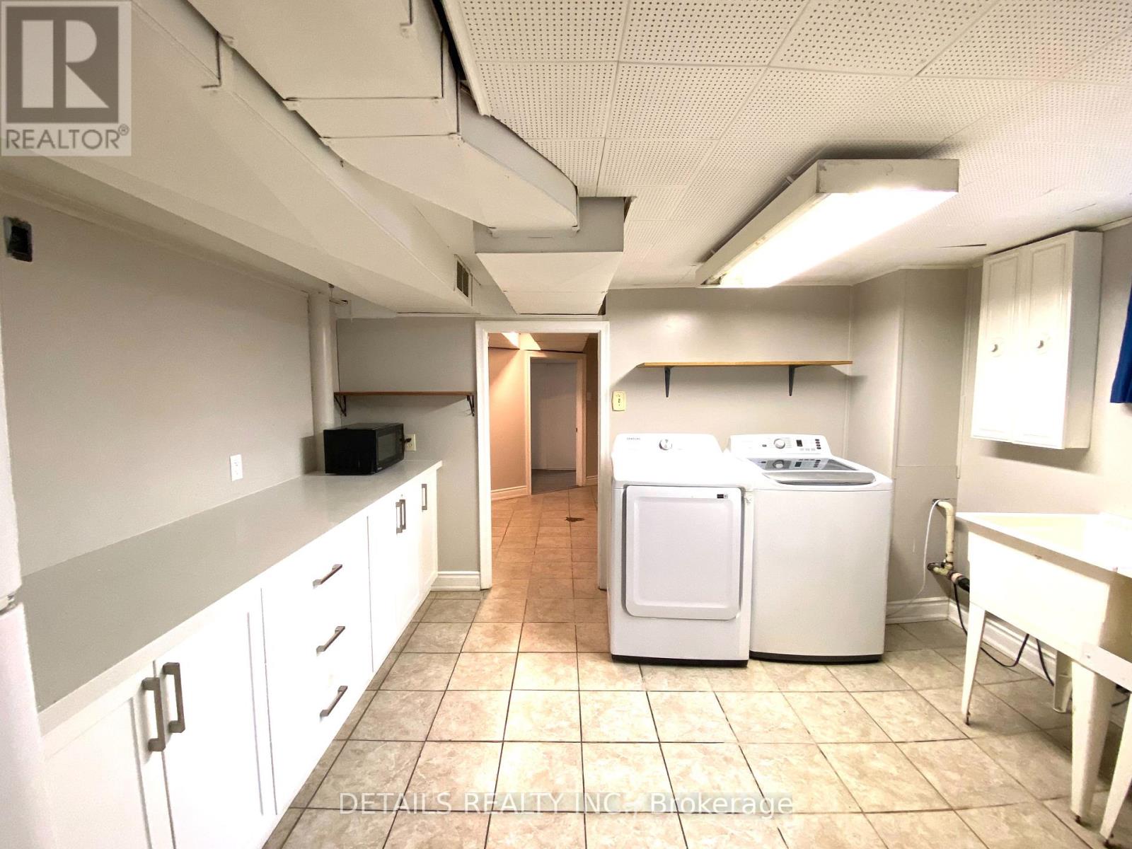 18 Oakwood Avenue, Ottawa, Ontario  K2E 6A5 - Photo 15 - X12187430
