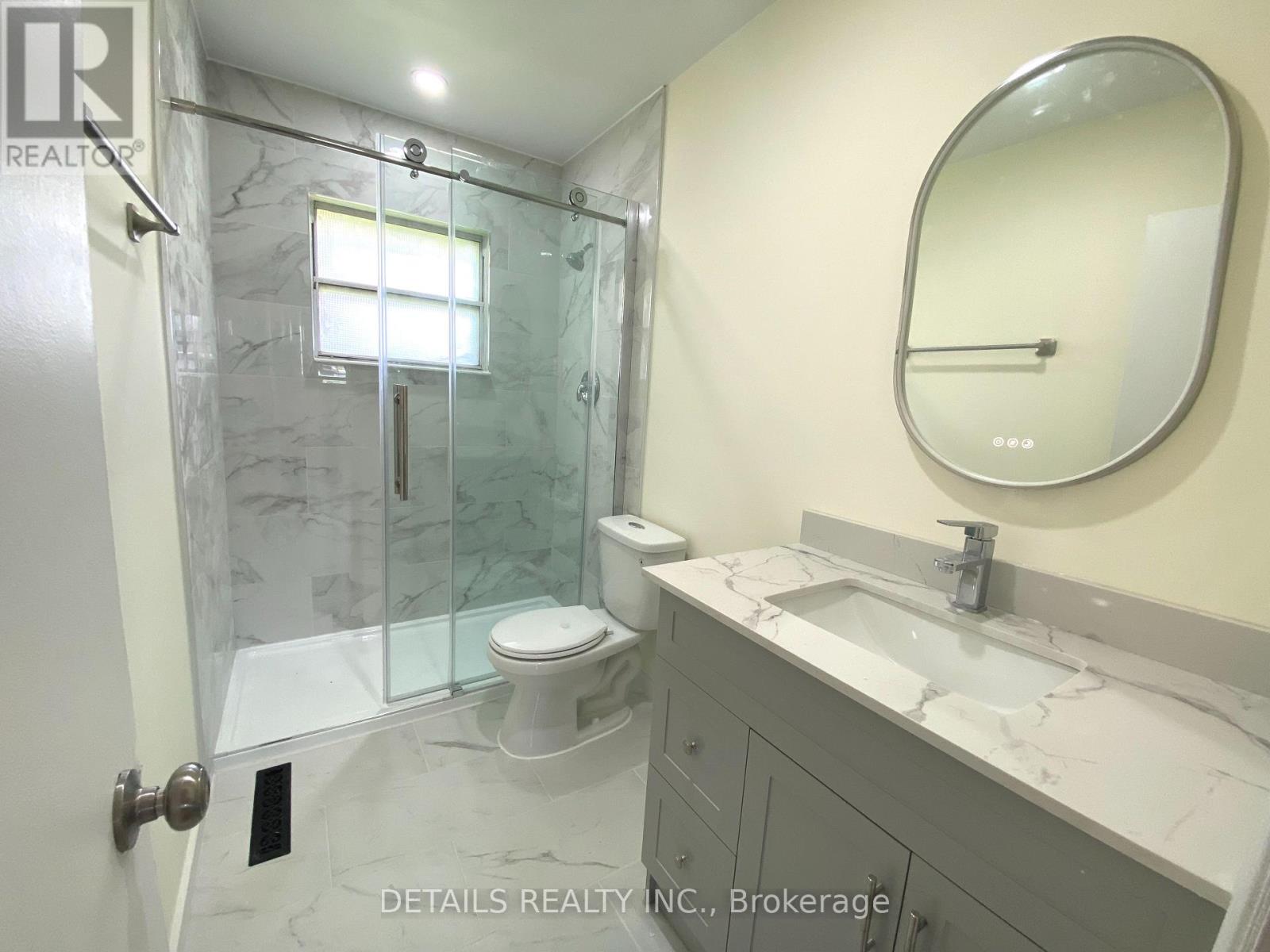 18 Oakwood Avenue, Ottawa, Ontario  K2E 6A5 - Photo 5 - X12187430