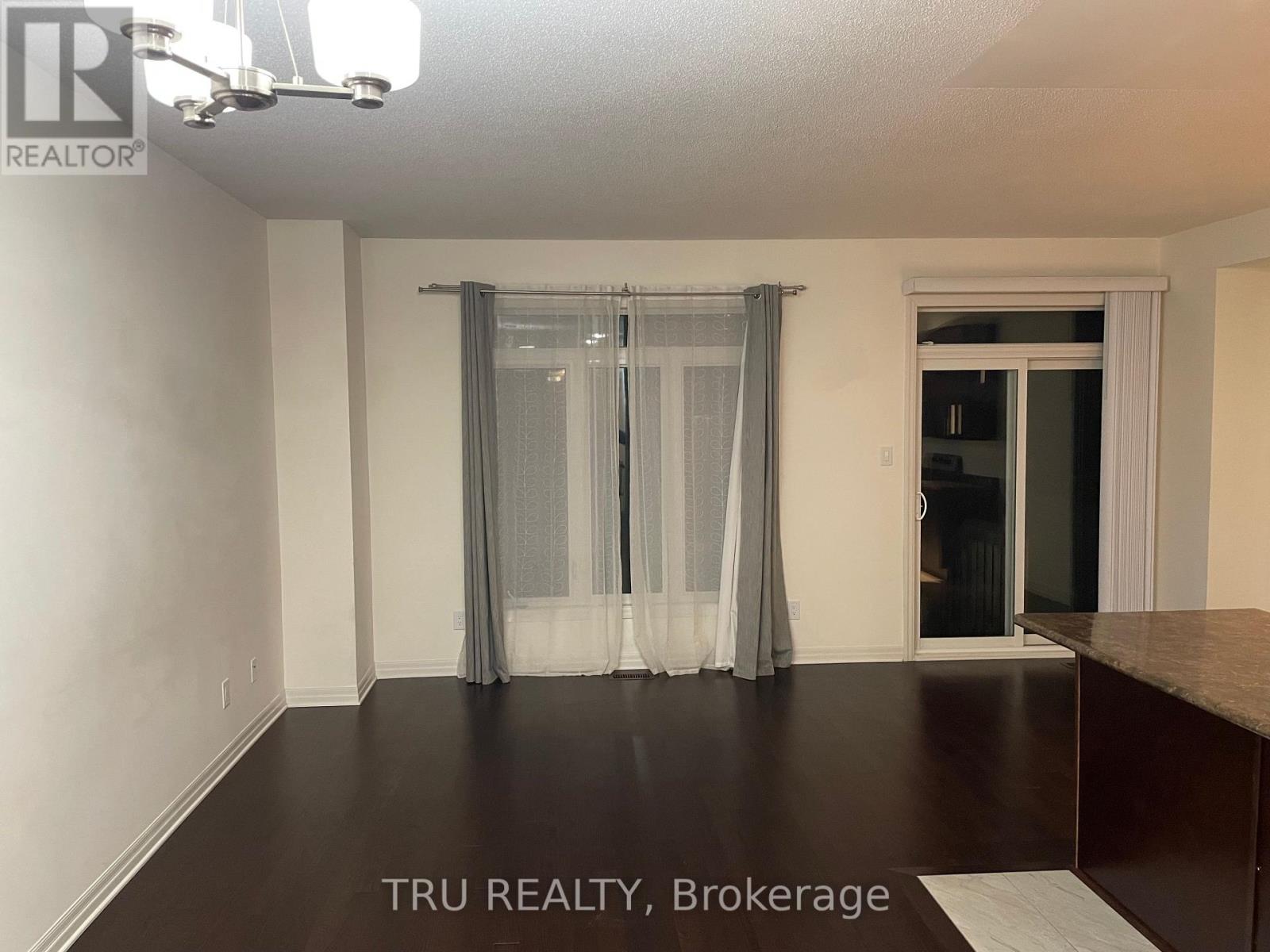 150 Overberg Way, Ottawa, Ontario  K2S 0V8 - Photo 9 - X12187435
