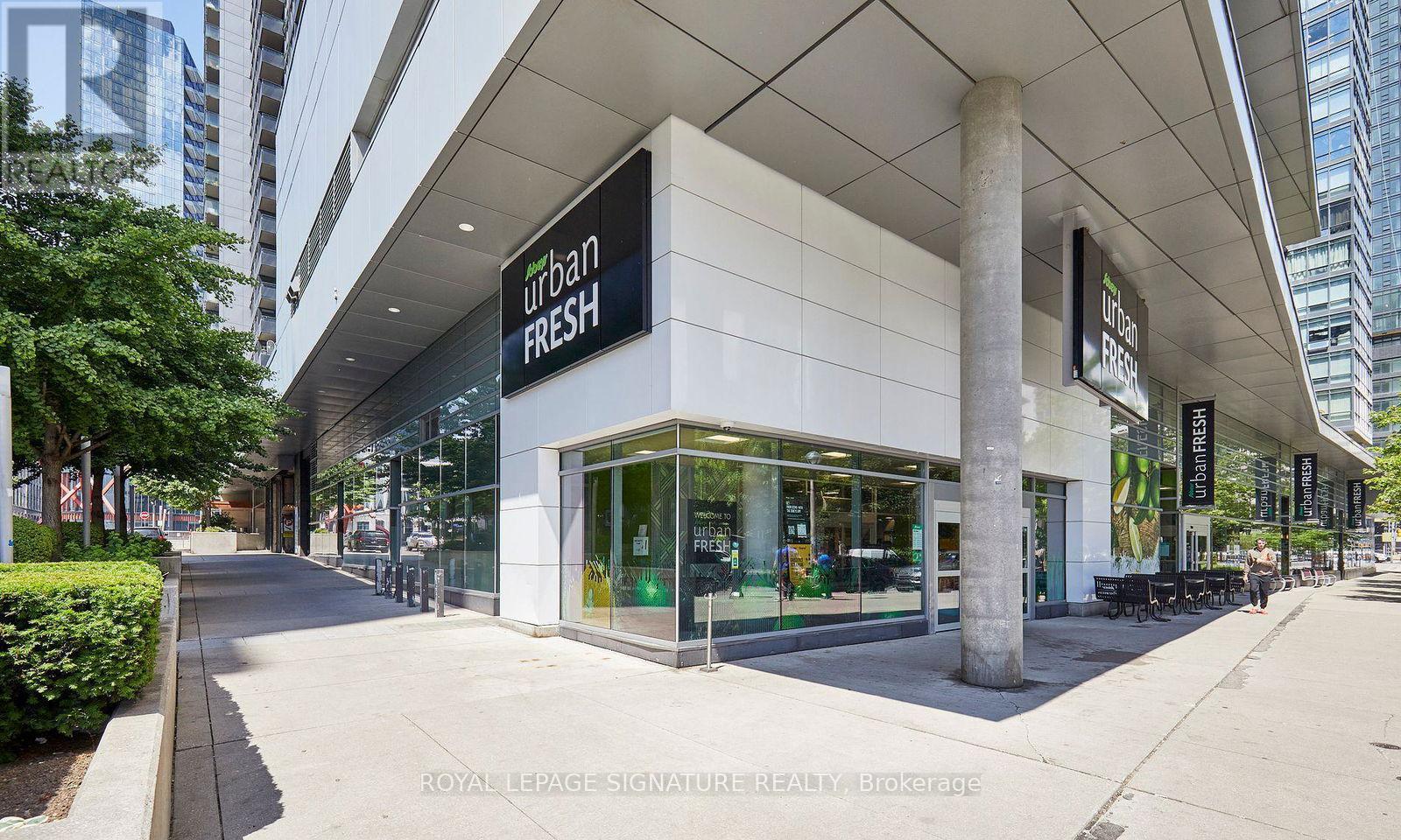 2108 - 25 Telegram Mews, Toronto, Ontario  M5V 3Z1 - Photo 2 - C12187407