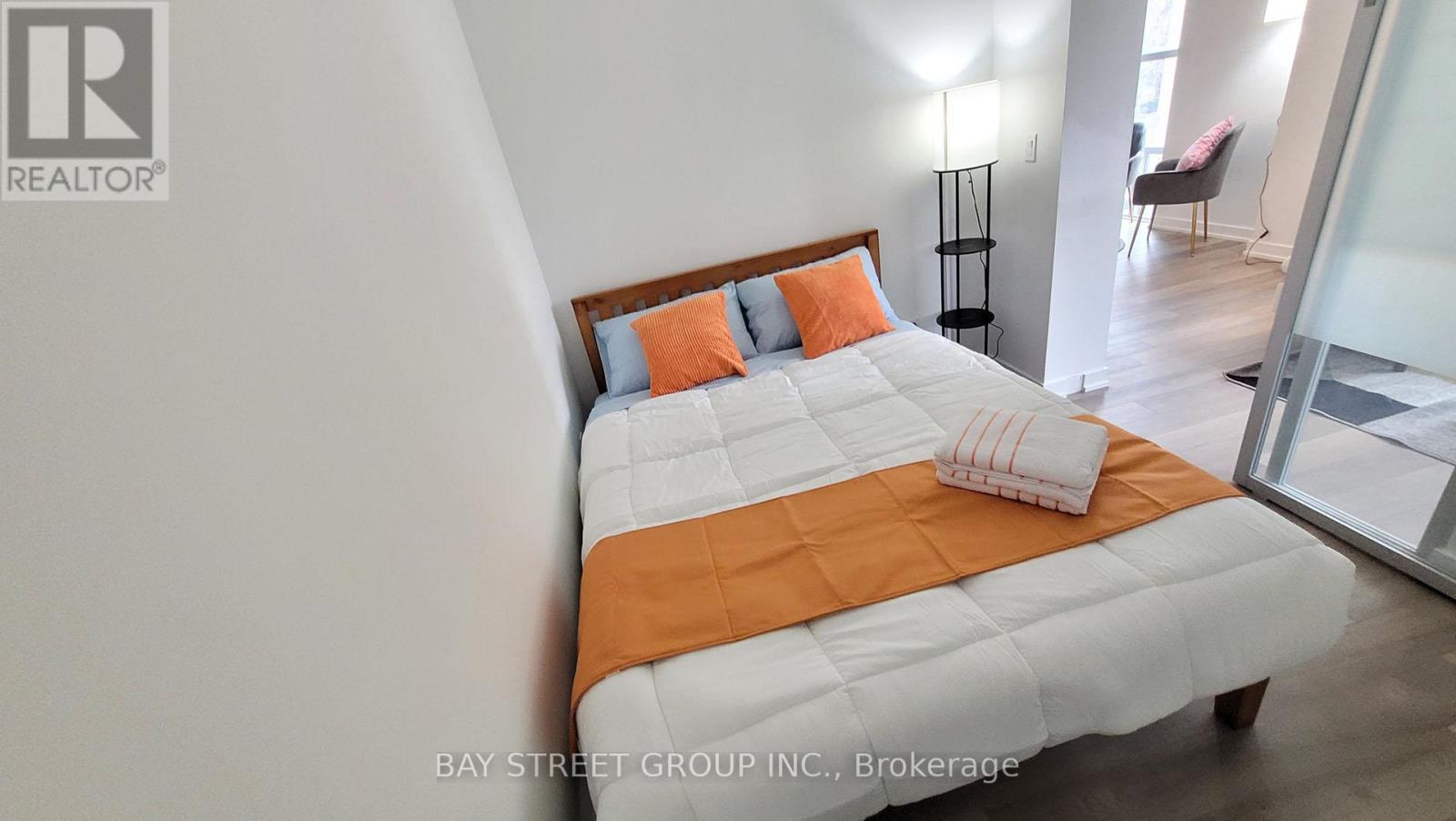 204 - 181 Huron Street, Toronto, Ontario  M5T 0C1 - Photo 12 - C12187429