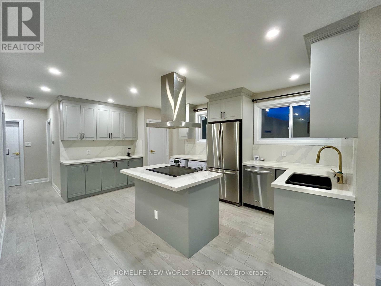 261 Silverbirch Drive, Newmarket, Ontario  L3Y 2Z6 - Photo 5 - N12187431