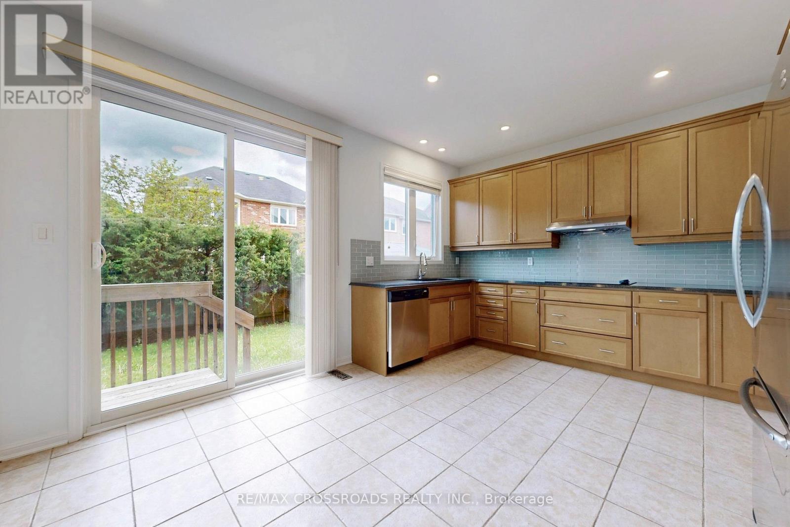 101 James Parrott Avenue, Markham (Wismer), Ontario  L6E 2B3 - Photo 11 - N12187458