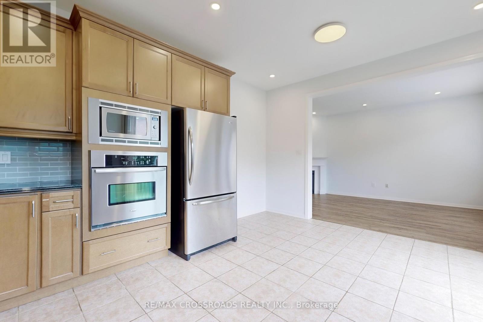 101 James Parrott Avenue, Markham, Ontario  L6E 2B3 - Photo 13 - N12187458