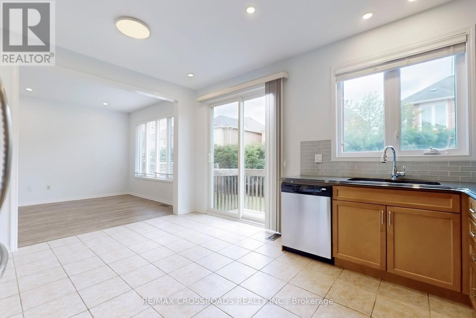 101 James Parrott Avenue, Markham (Wismer), Ontario  L6E 2B3 - Photo 15 - N12187458