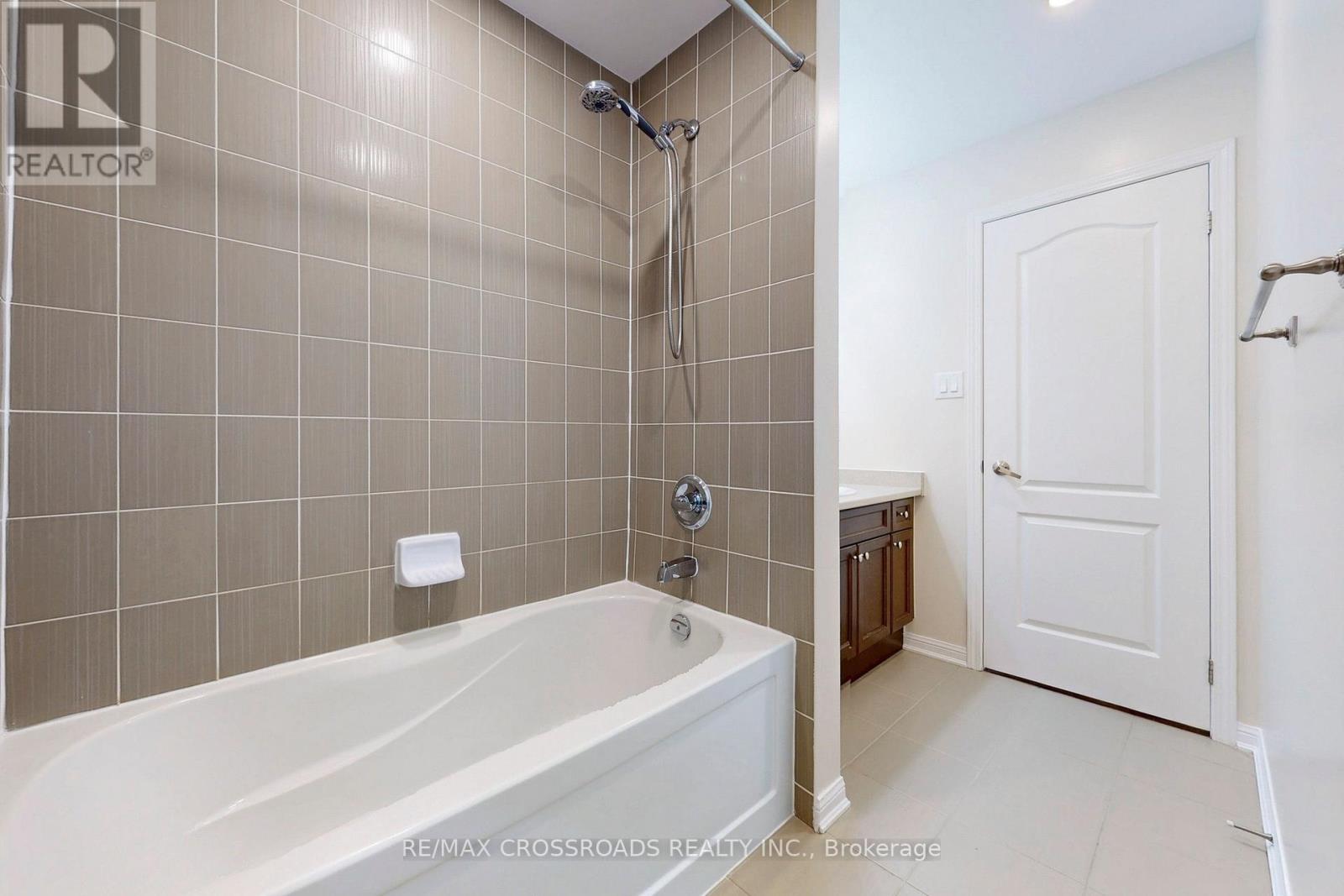 101 James Parrott Avenue, Markham, Ontario  L6E 2B3 - Photo 26 - N12187458
