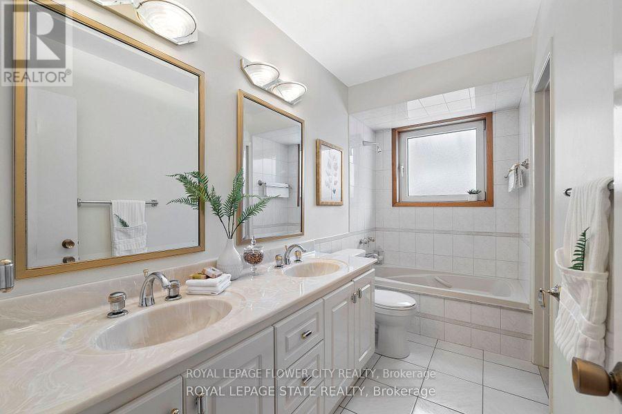 5 Bromley Crescent, Brampton, Ontario  L6T 1Z2 - Photo 11 - W12187413
