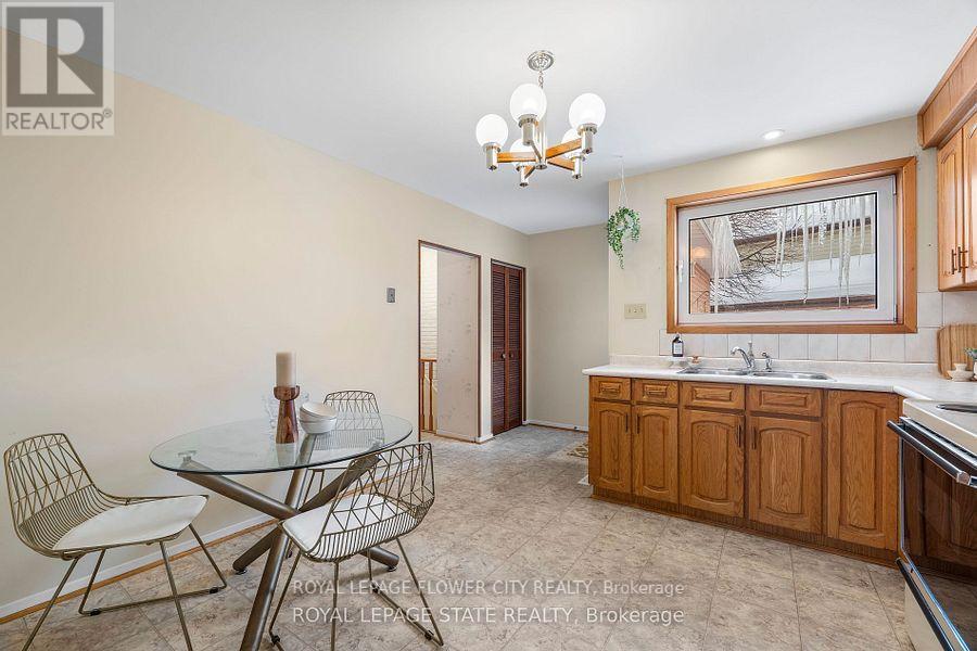 5 Bromley Crescent, Brampton, Ontario  L6T 1Z2 - Photo 7 - W12187413