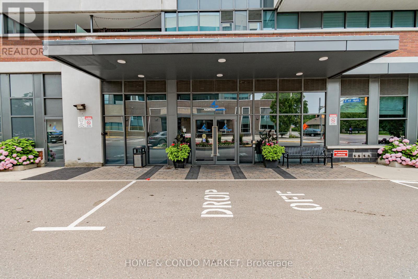 315 - 1 Hurontario Street, Mississauga (Port Credit), Ontario  L5G 0A3 - Photo 3 - W12187419