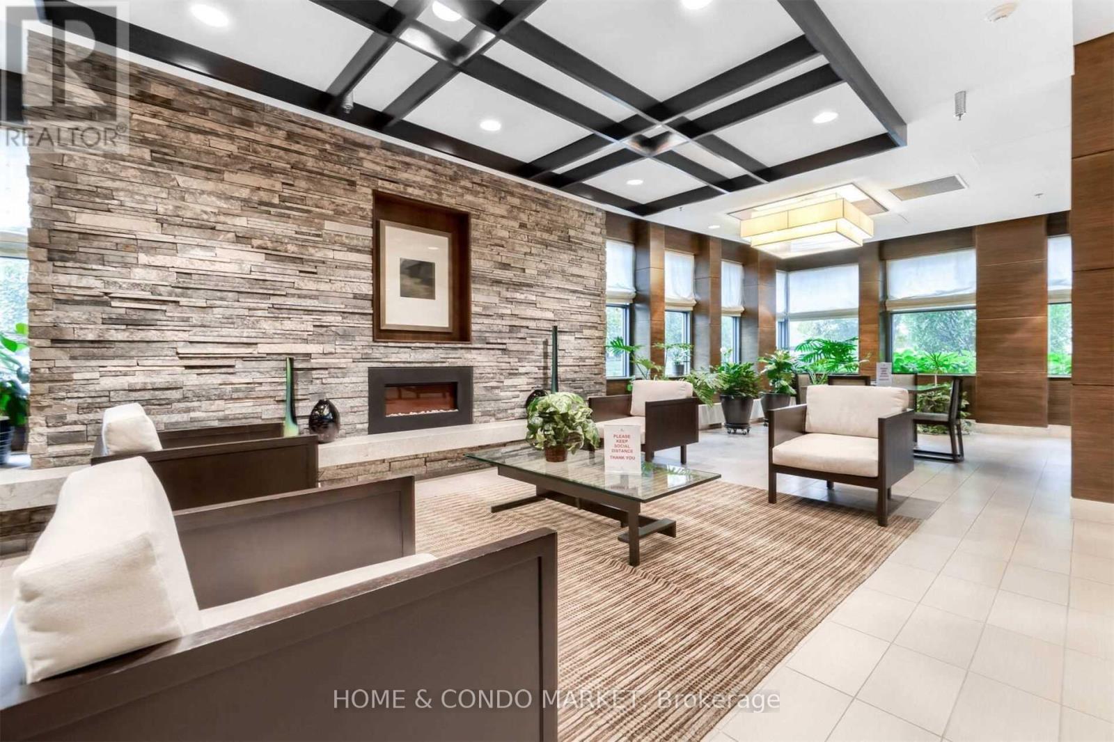 315 - 1 Hurontario Street, Mississauga, Ontario  L5G 0A3 - Photo 4 - W12187419
