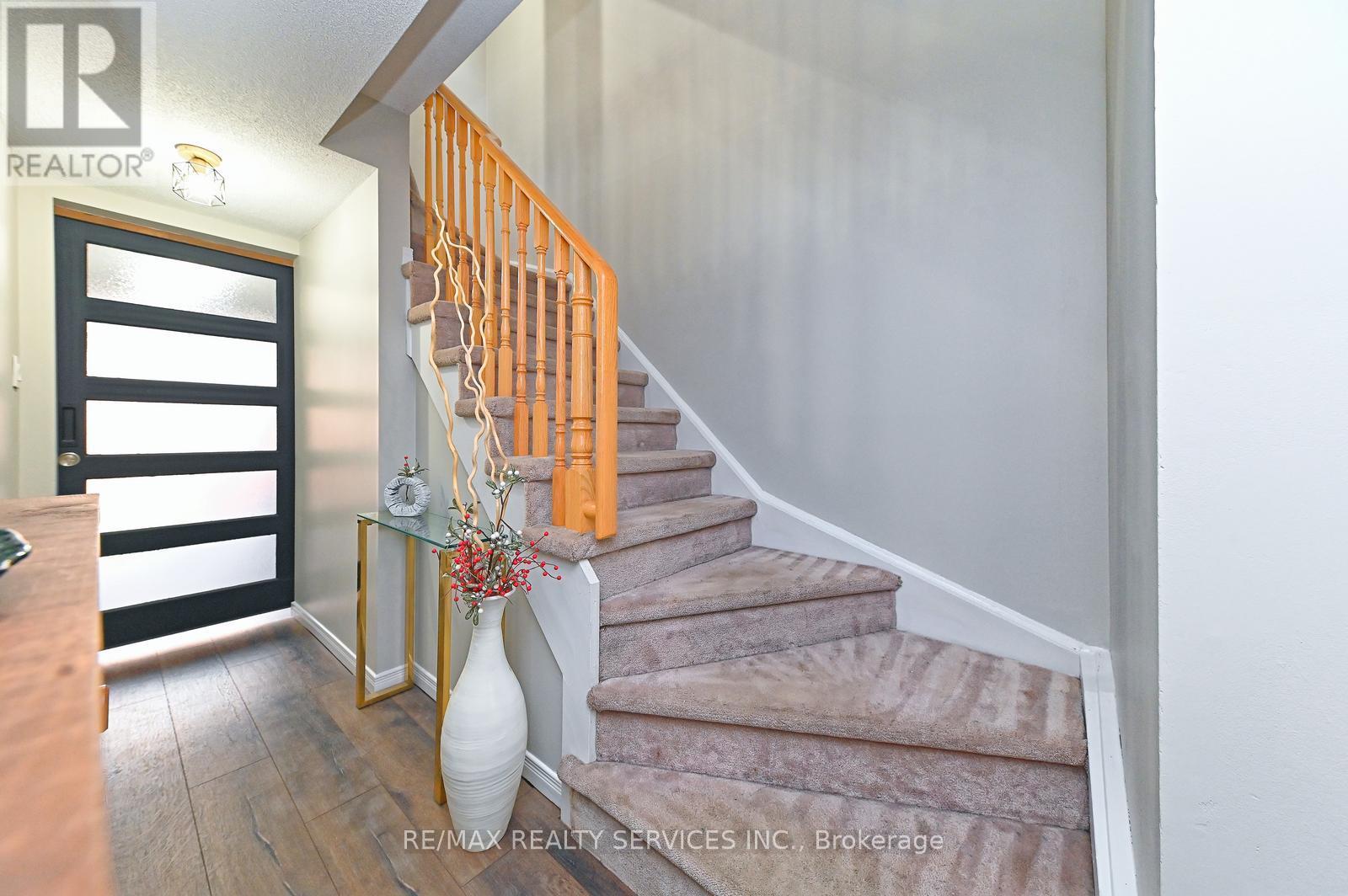 109 - 7035 Rexwood Road, Mississauga (Malton), Ontario  L4T 4M7 - Photo 10 - W12187450