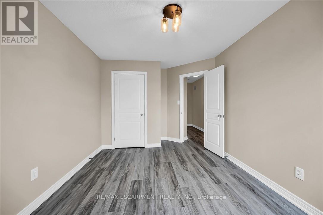 4 Myers Lane, Hamilton, Ontario  L9G 0A5 - Photo 31 - X12187408