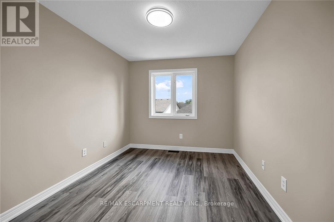 4 Myers Lane, Hamilton, Ontario  L9G 0A5 - Photo 32 - X12187408