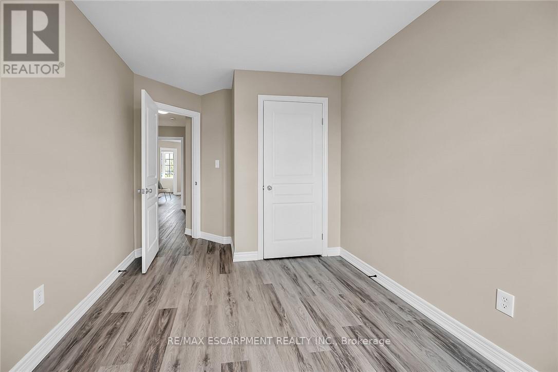4 Myers Lane, Hamilton, Ontario  L9G 0A5 - Photo 33 - X12187408