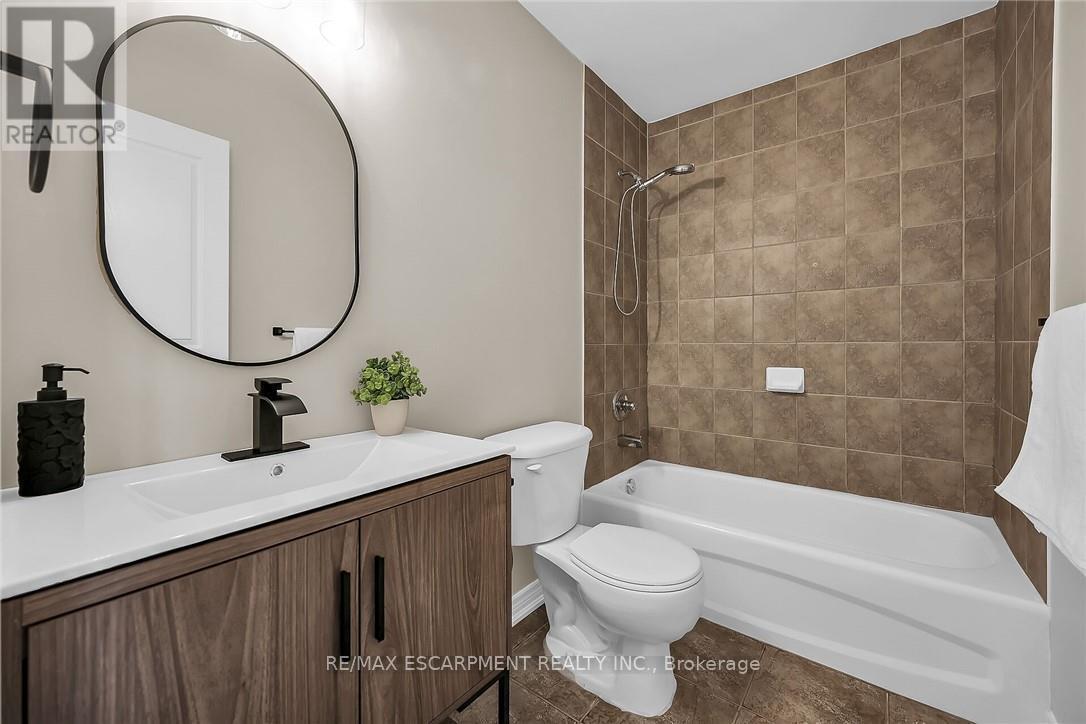 4 Myers Lane, Hamilton, Ontario  L9G 0A5 - Photo 34 - X12187408