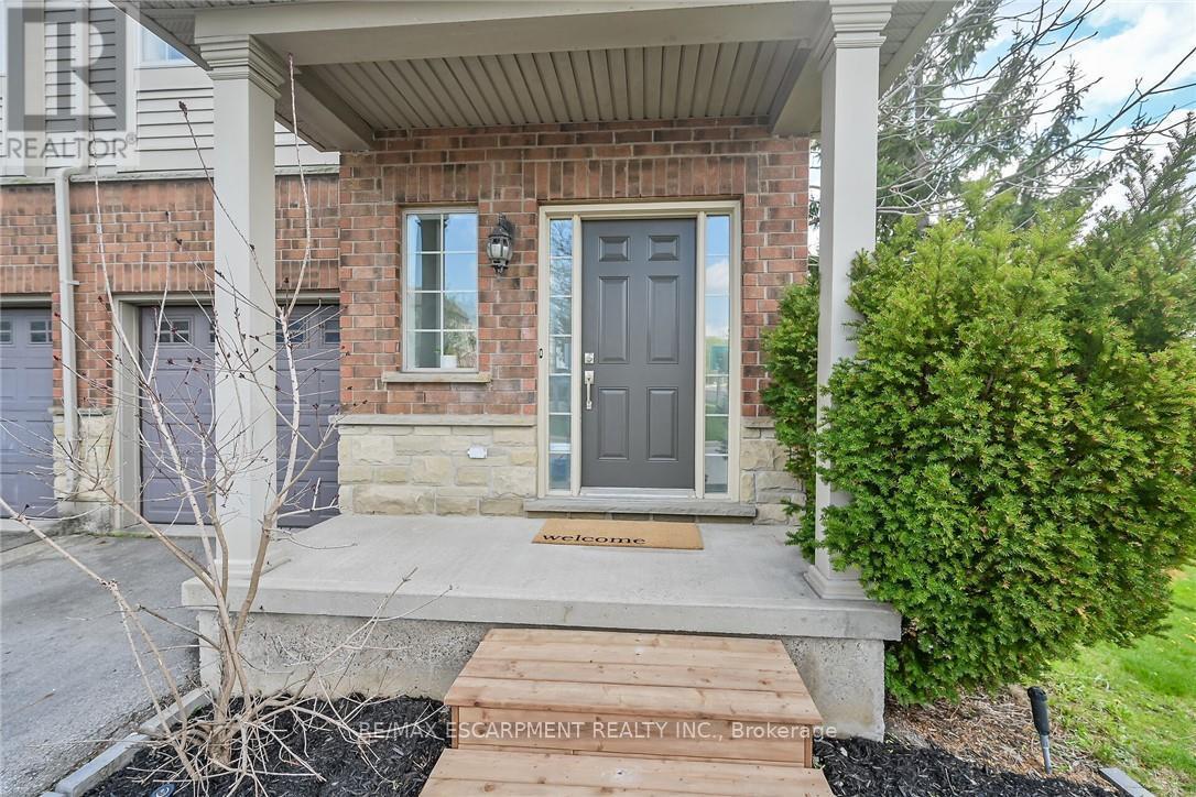 4 Myers Lane, Hamilton, Ontario  L9G 0A5 - Photo 4 - X12187408