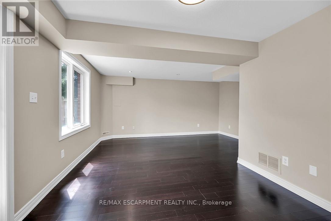 4 Myers Lane, Hamilton, Ontario  L9G 0A5 - Photo 43 - X12187408