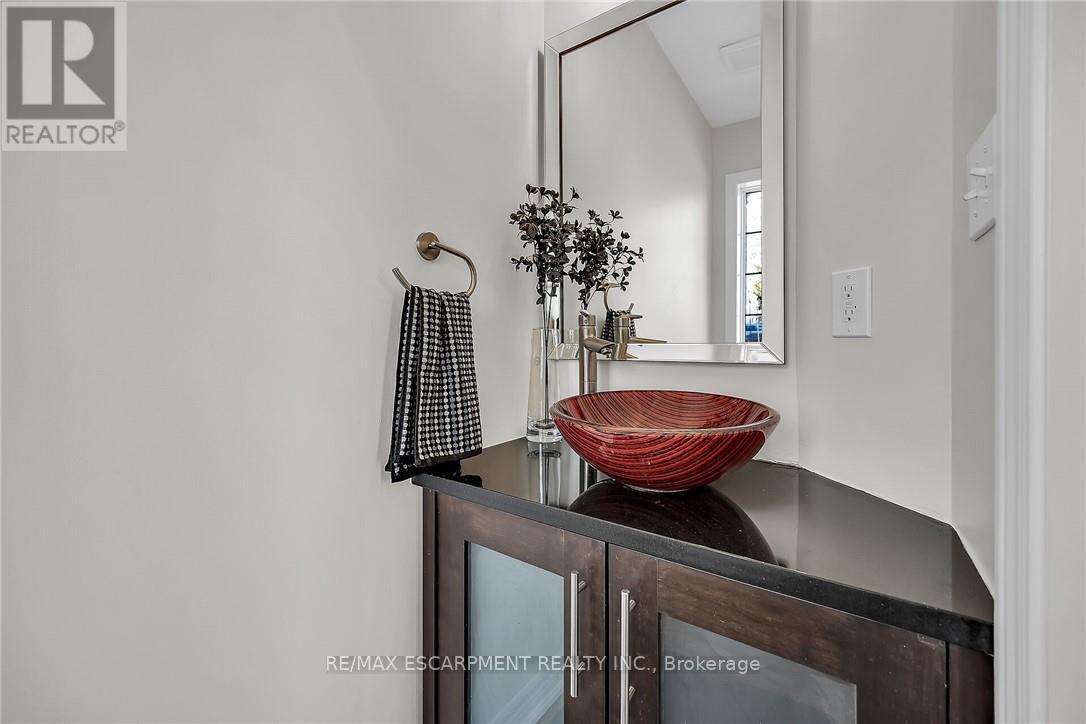 4 Myers Lane, Hamilton, Ontario  L9G 0A5 - Photo 6 - X12187408