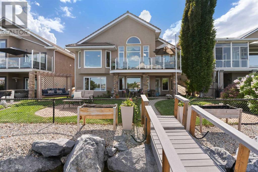 Property at 131 Mckenzie Lake View SE image 3