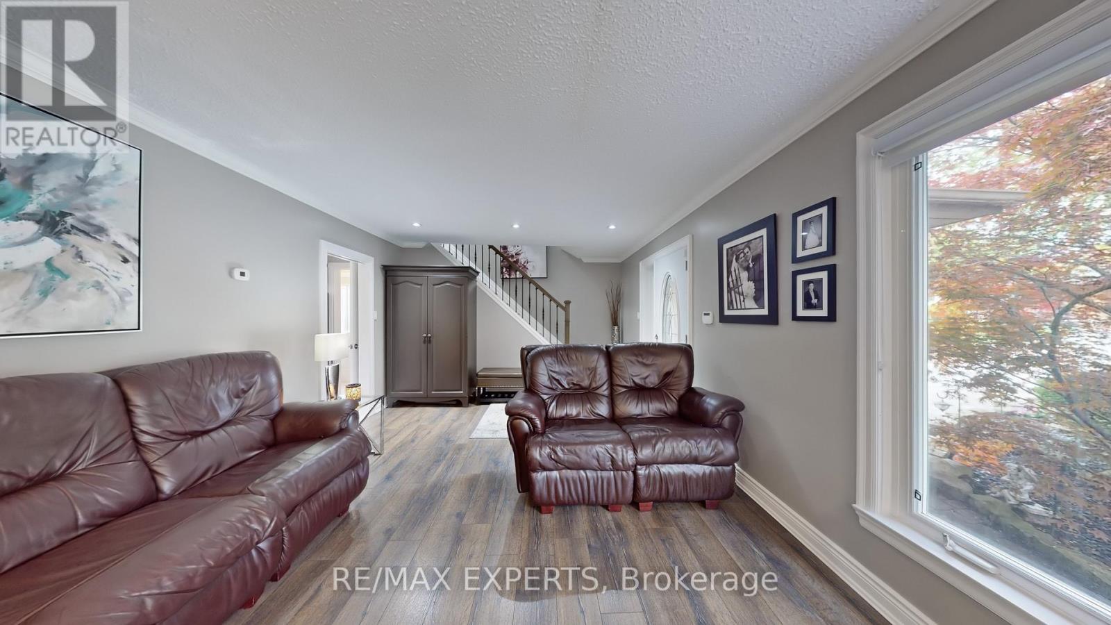 105 Mercury Road, Toronto, Ontario  M9W 3H7 - Photo 10 - W12186894