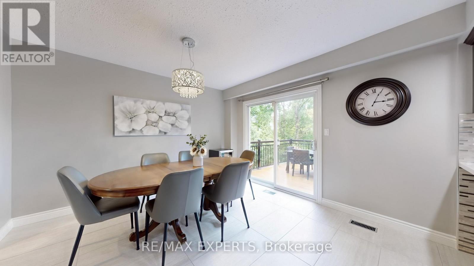 105 Mercury Road, Toronto, Ontario  M9W 3H7 - Photo 11 - W12186894