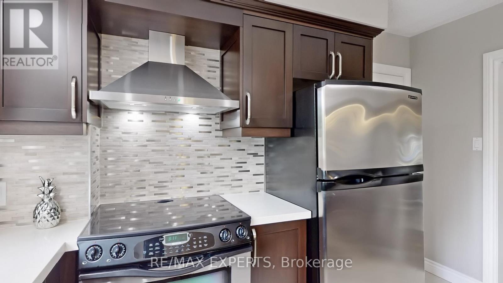 105 Mercury Road, Toronto, Ontario  M9W 3H7 - Photo 18 - W12186894