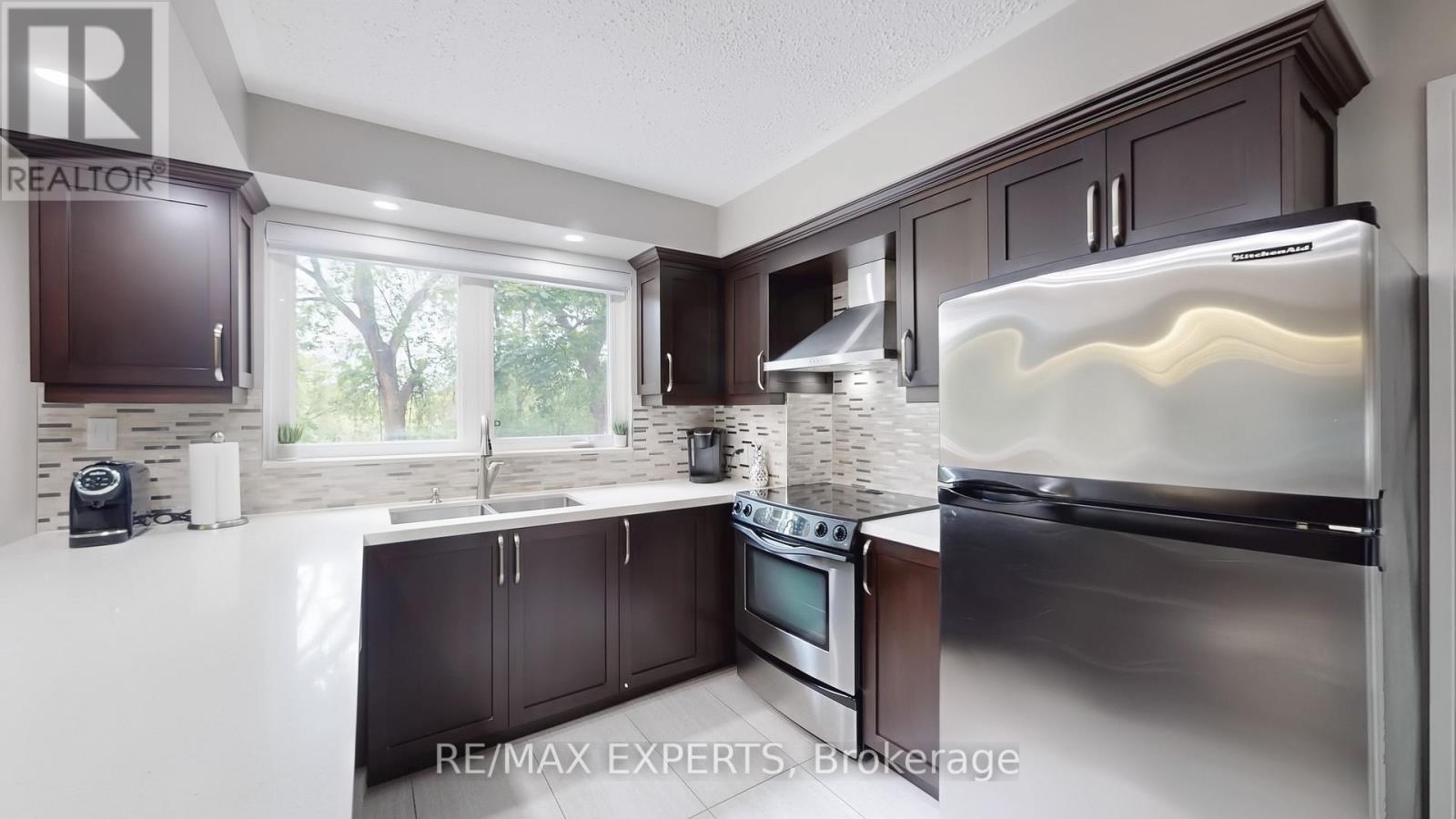 105 Mercury Road, Toronto, Ontario  M9W 3H7 - Photo 16 - W12186894