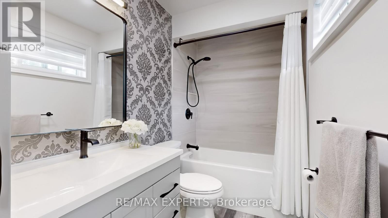 105 Mercury Road, Toronto, Ontario  M9W 3H7 - Photo 28 - W12186894