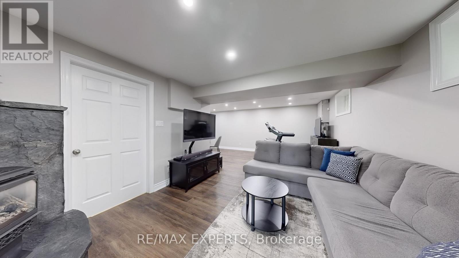 105 Mercury Road, Toronto, Ontario  M9W 3H7 - Photo 33 - W12186894