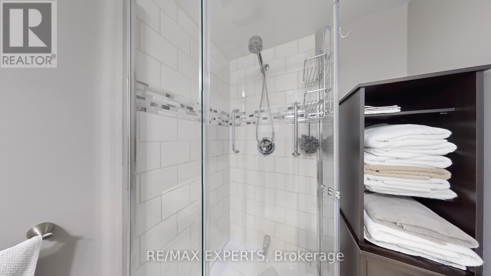 105 Mercury Road, Toronto, Ontario  M9W 3H7 - Photo 36 - W12186894