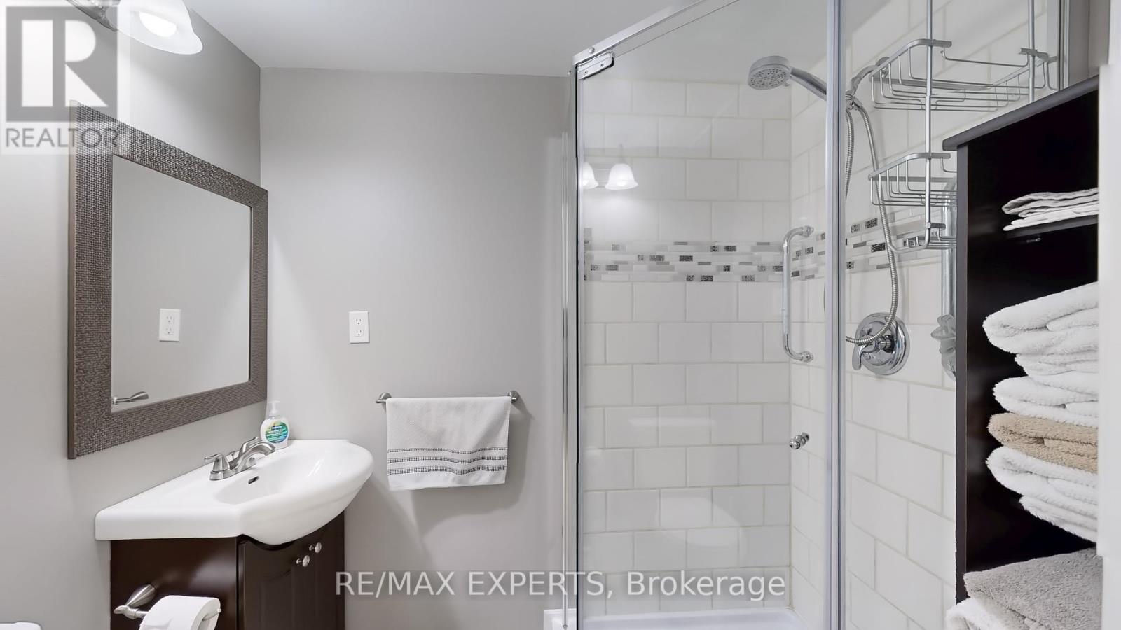 105 Mercury Road, Toronto, Ontario  M9W 3H7 - Photo 35 - W12186894