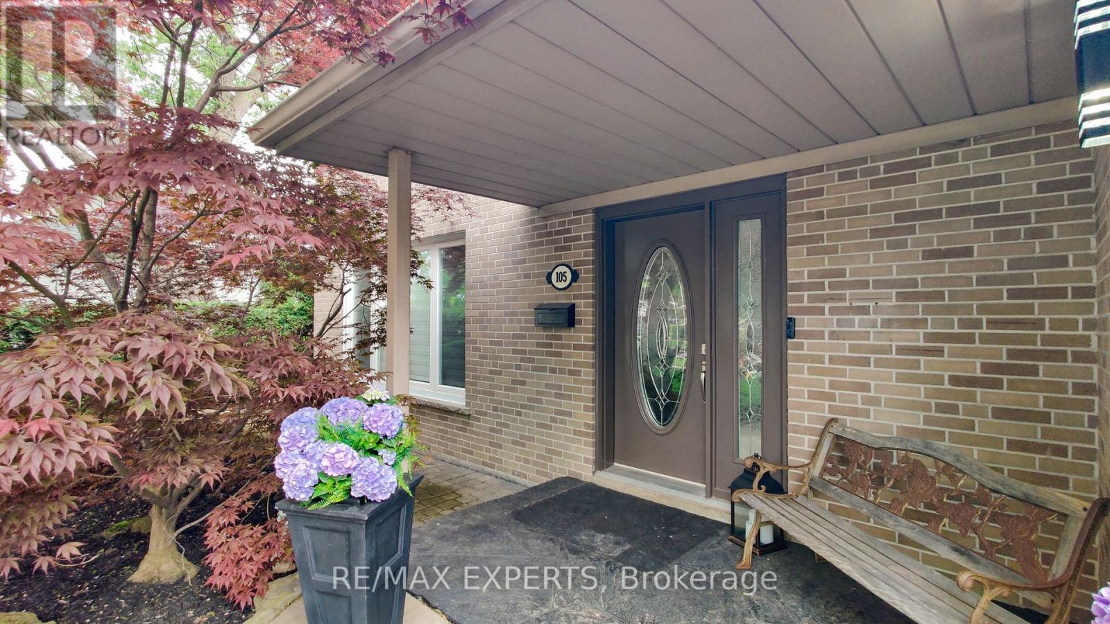 105 Mercury Road, Toronto, Ontario  M9W 3H7 - Photo 4 - W12186894