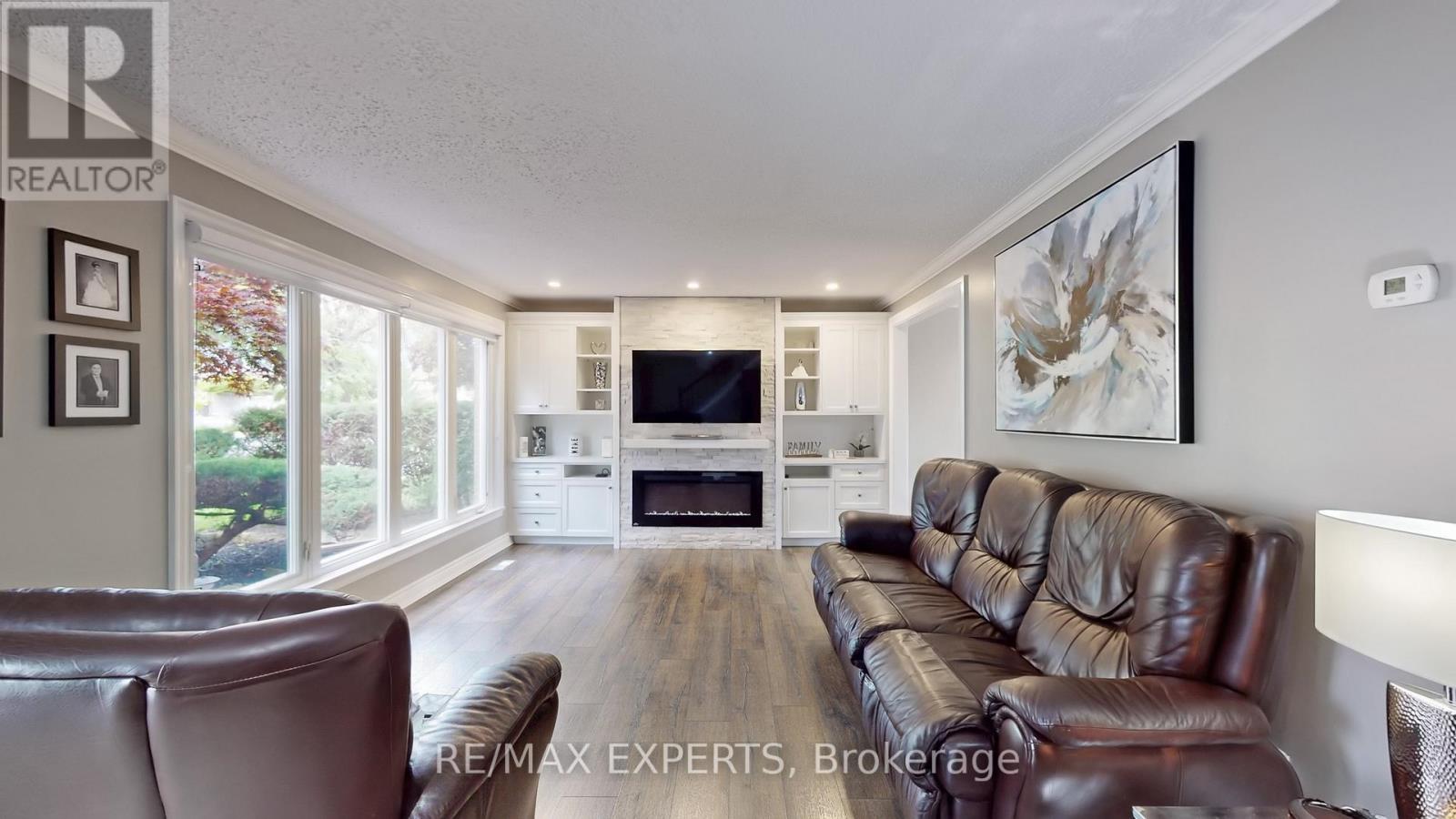 105 Mercury Road, Toronto, Ontario  M9W 3H7 - Photo 5 - W12186894