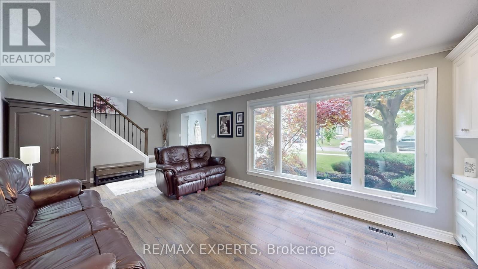 105 Mercury Road, Toronto, Ontario  M9W 3H7 - Photo 9 - W12186894
