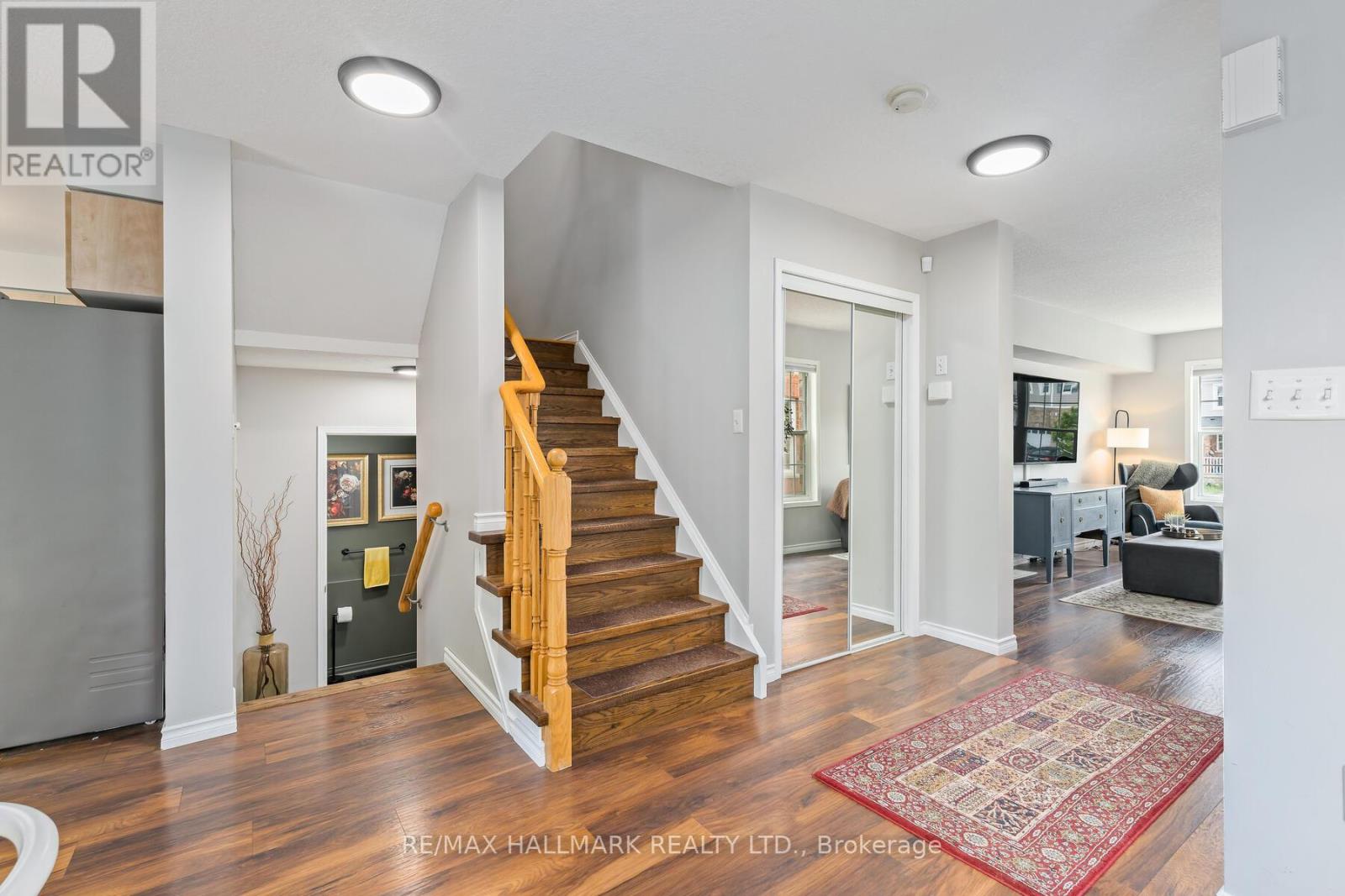 47 Bloomington Drive, Cambridge, Ontario  N1P 1J5 - Photo 6 - X12187338
