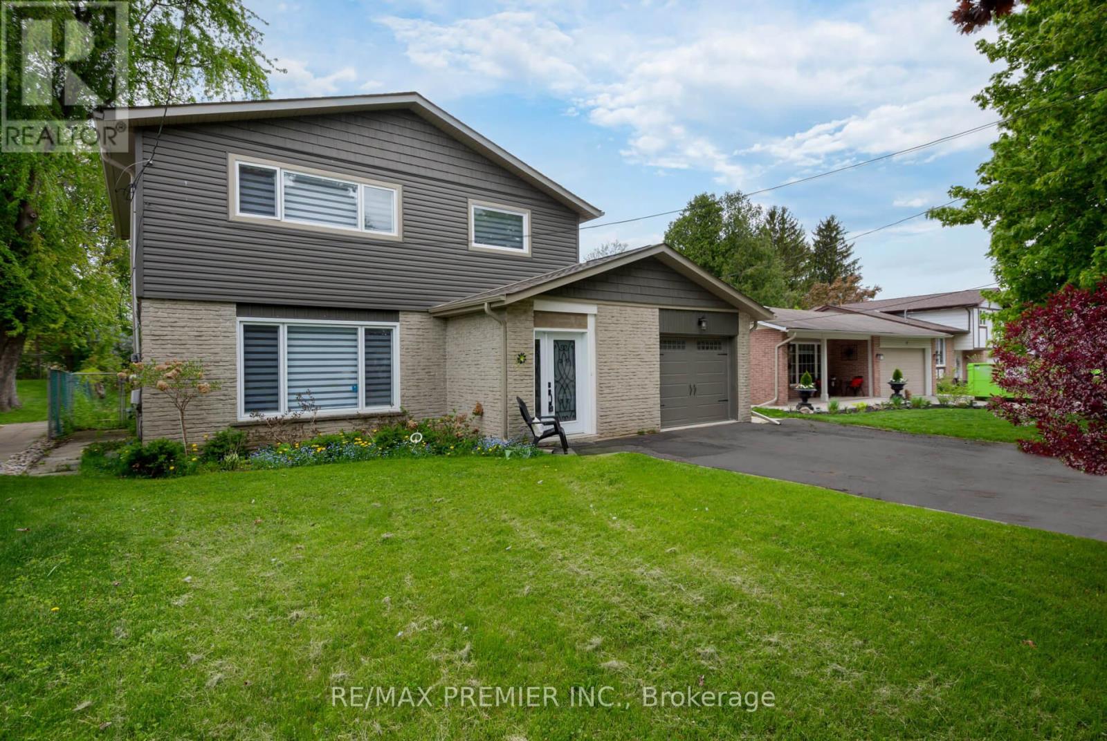 15 Maple Avenue W, New Tecumseth (Beeton), Ontario  L0G 1A0 - Photo 2 - N12187467