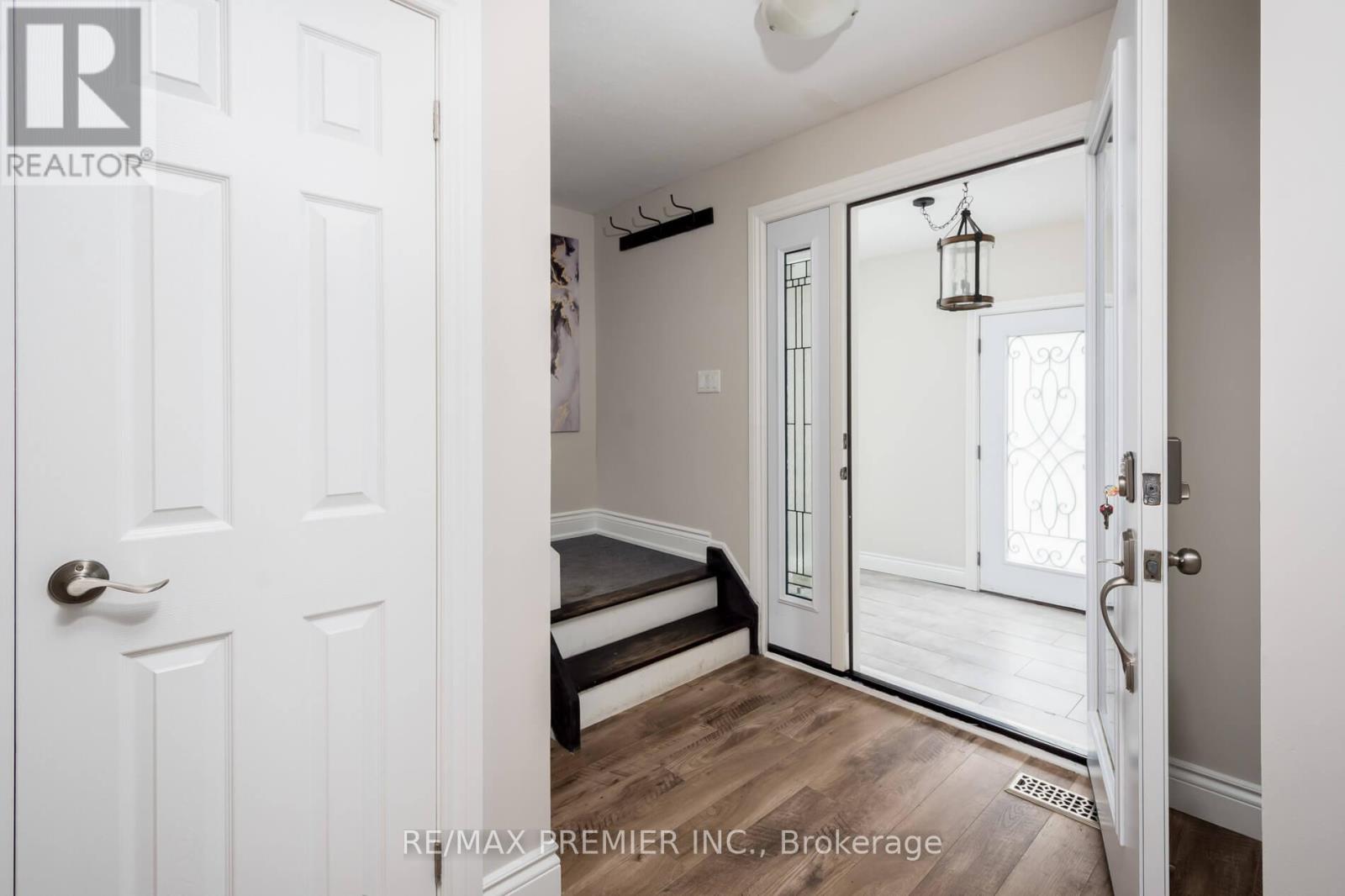 15 Maple Avenue W, New Tecumseth (Beeton), Ontario  L0G 1A0 - Photo 4 - N12187467