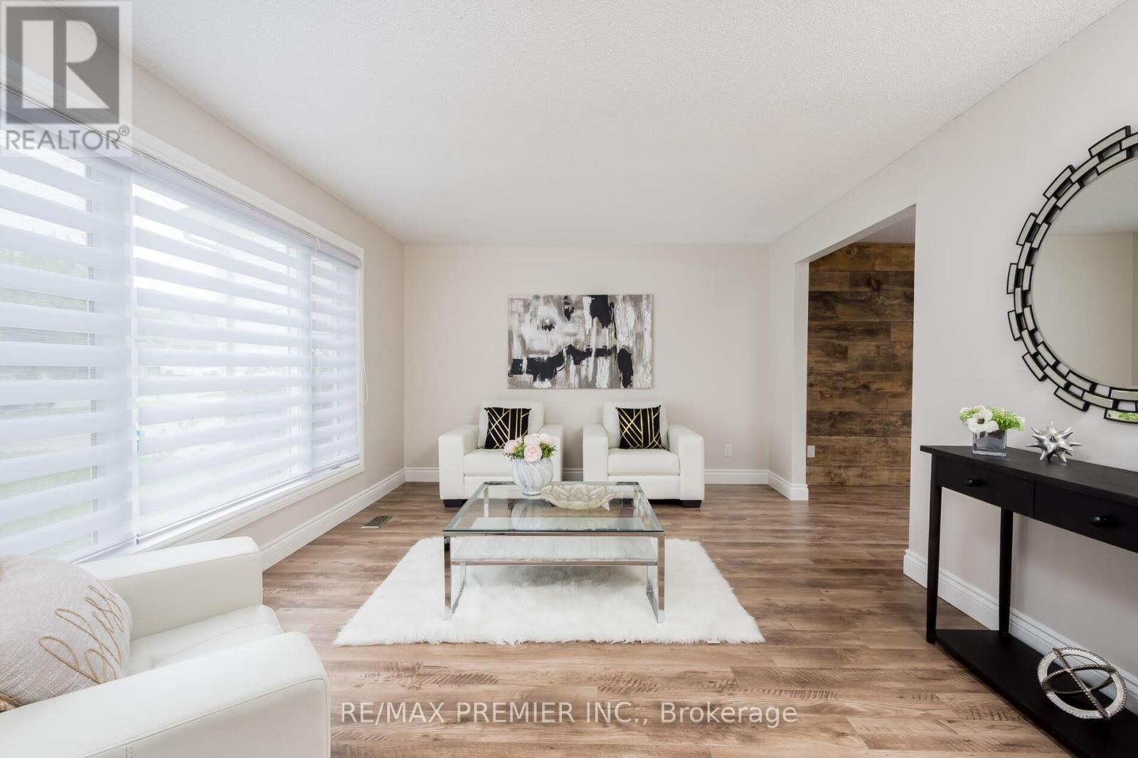 15 Maple Avenue W, New Tecumseth (Beeton), Ontario  L0G 1A0 - Photo 5 - N12187467