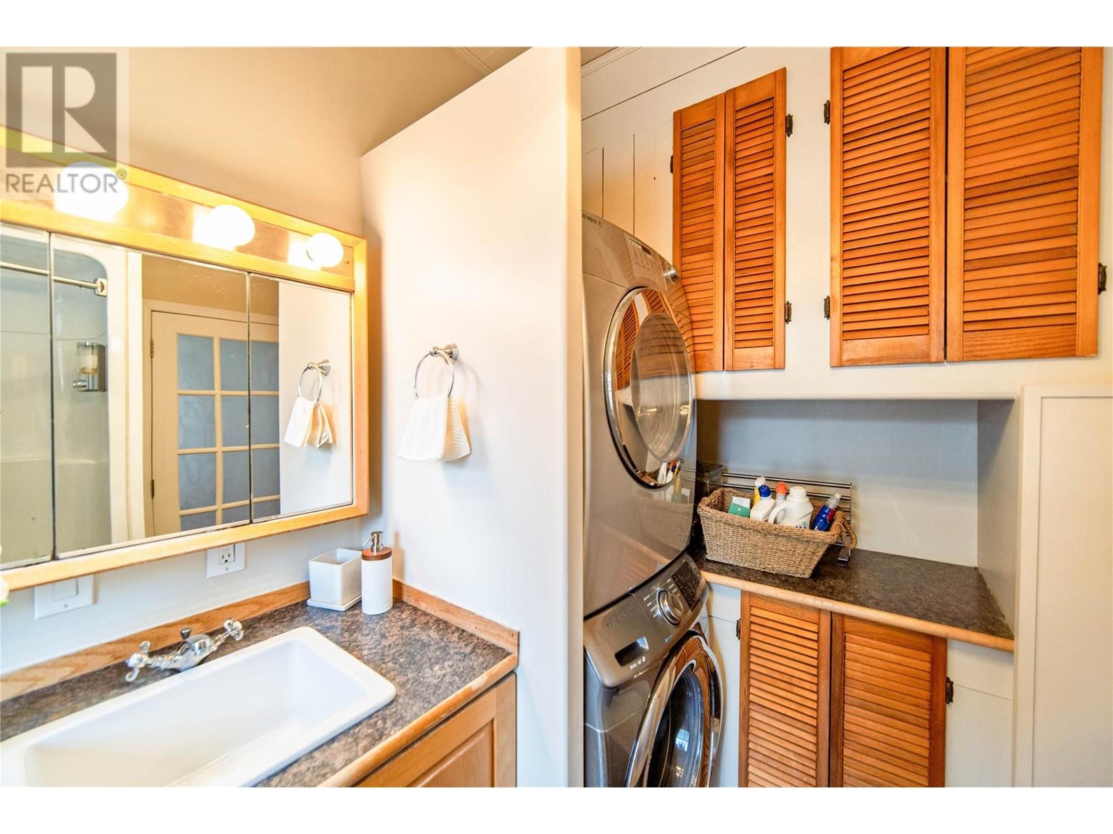 9270 Campbell Street, Moyie, BC V0B2A0