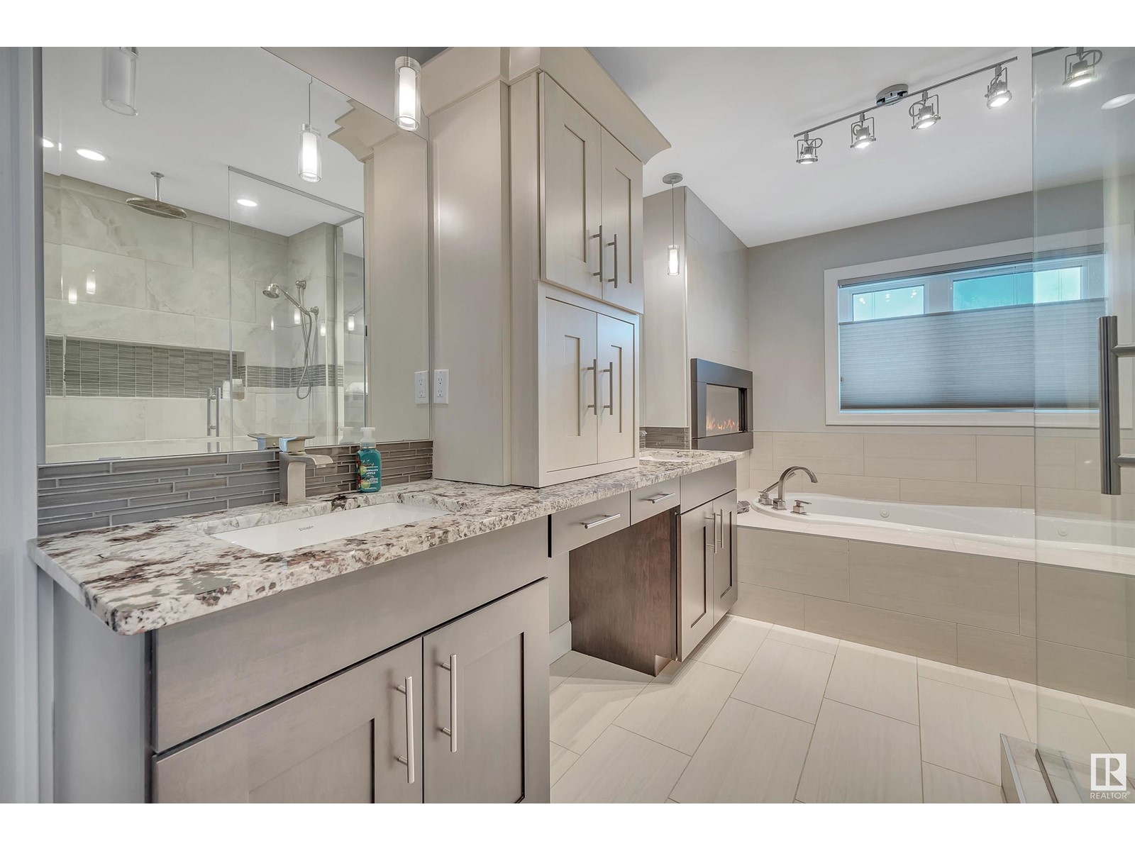 Property at 4510 WINGFIELD BA NW image 4