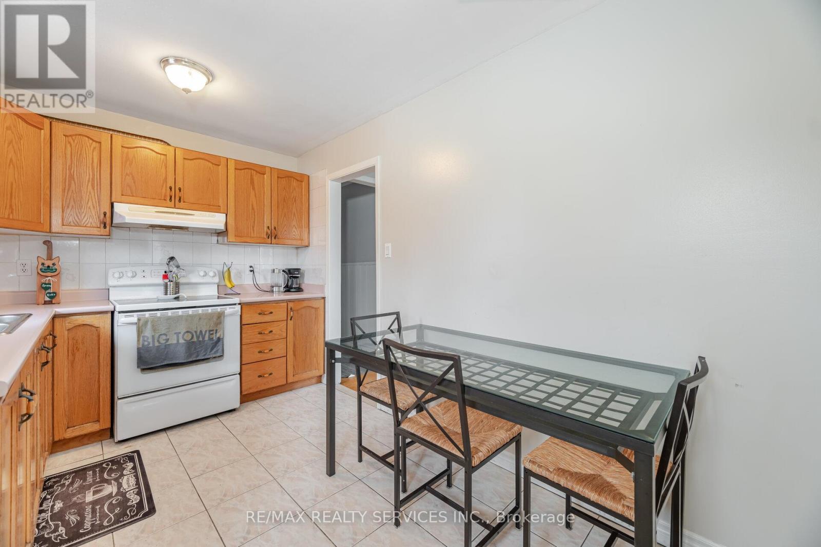 25 Edenridge Drive, Brampton, Ontario  L6T 3A9 - Photo 12 - W12187463