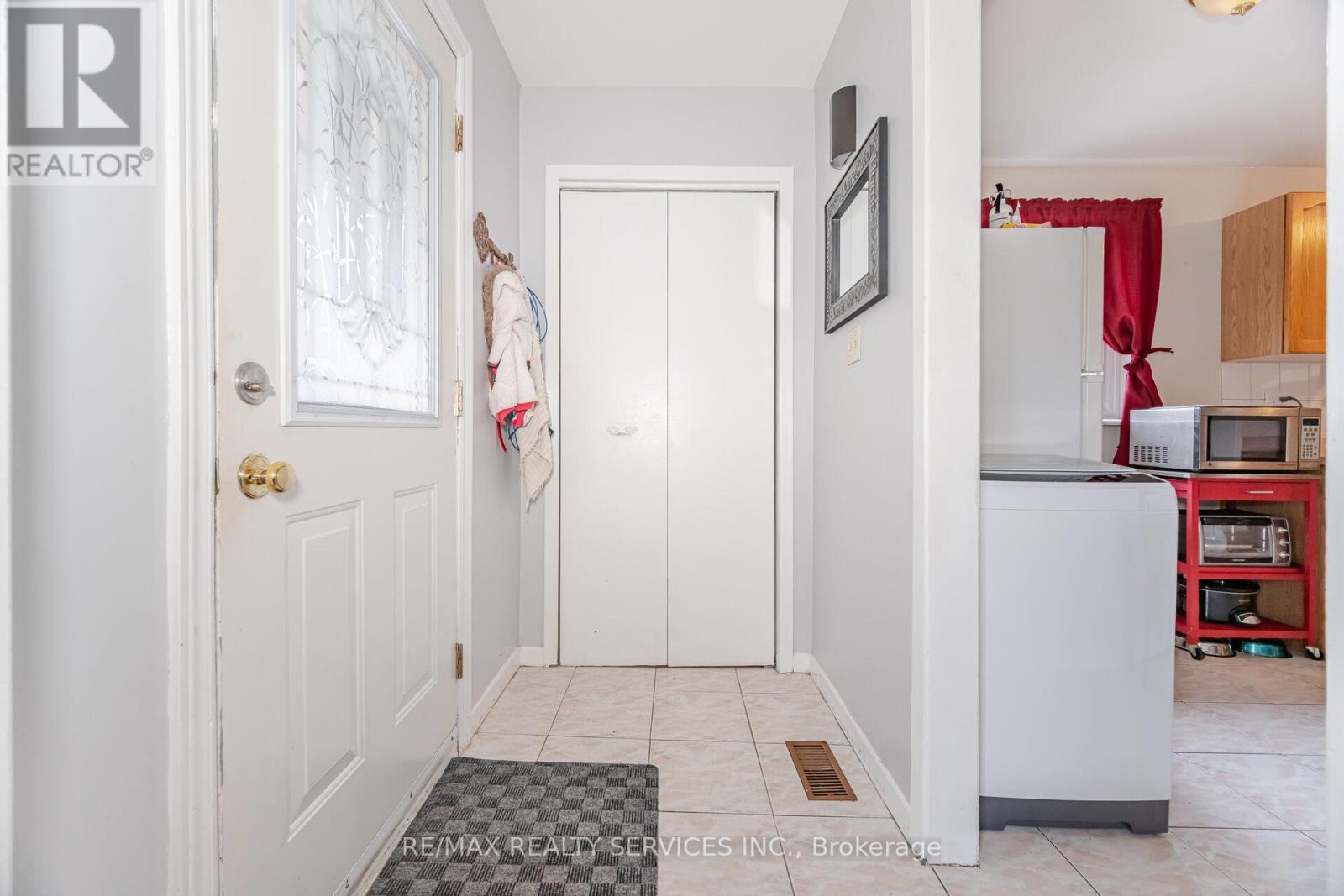 25 Edenridge Drive, Brampton, Ontario  L6T 3A9 - Photo 3 - W12187463