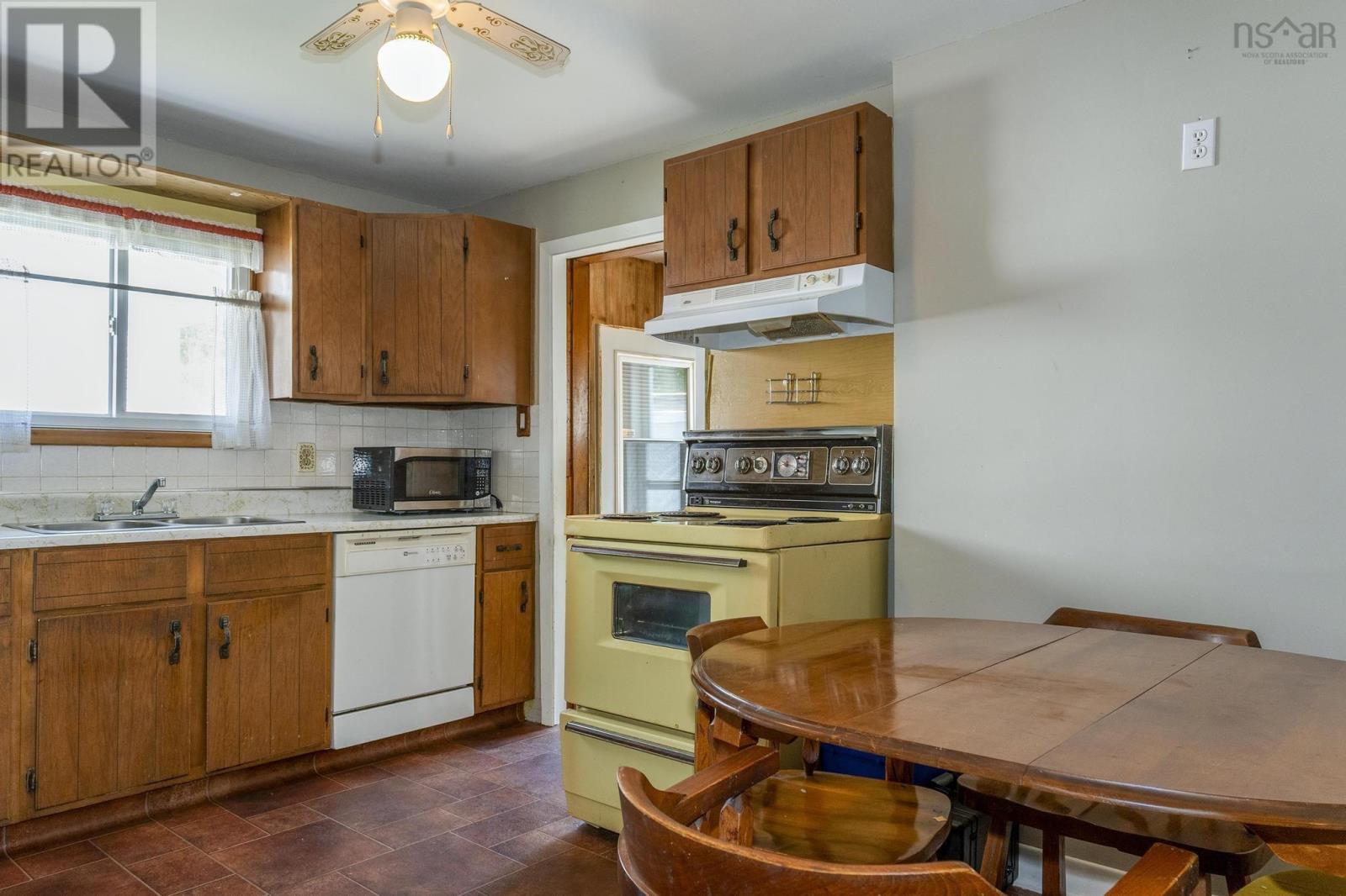 10 Barrow Street, Truro, Nova Scotia  B2N 2M2 - Photo 7 - 202512855