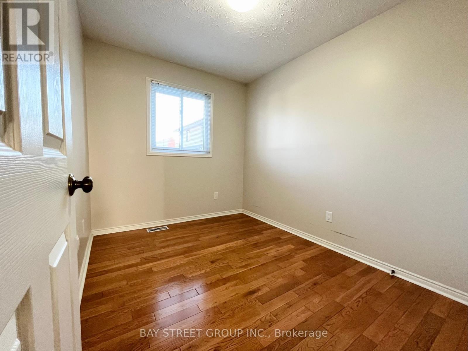 7342 Nathan Court, Niagara Falls, Ontario  L2G 7R6 - Photo 13 - X12096455