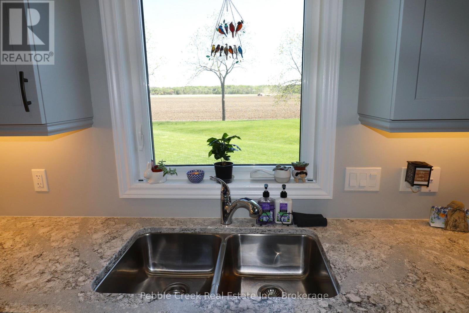 179 Lake Breeze Drive, Ashfield-Colborne-Wawanosh, Ontario  N7A 0C6 - Photo 11 - X12187517