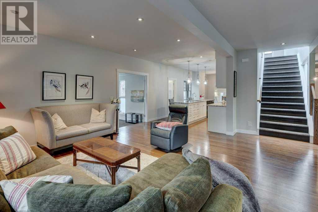 Property at 3012 7 Street SW image 4