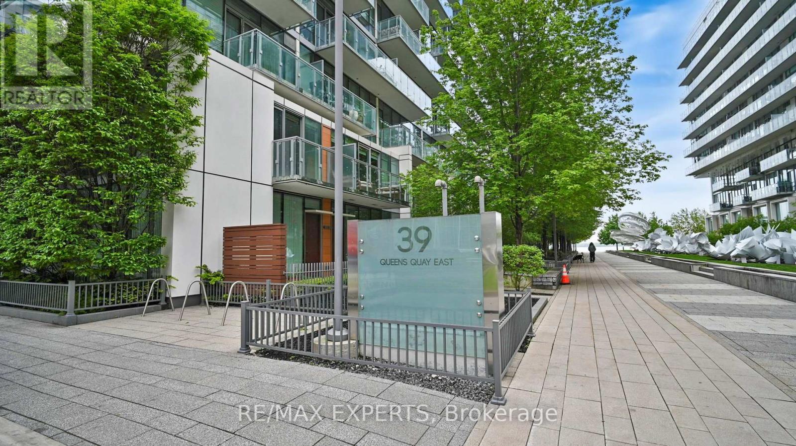 934 - 39 Queens Quay E, Toronto, Ontario  M5E 0A5 - Photo 2 - C12187520