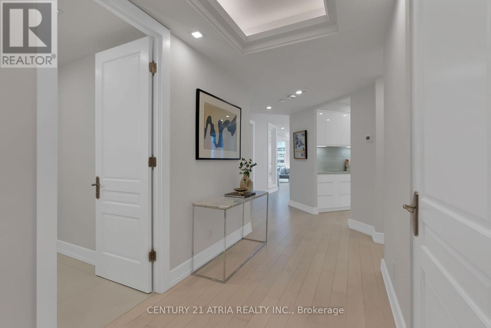 Property at 603 - 10 BELLAIR STREET image 5
