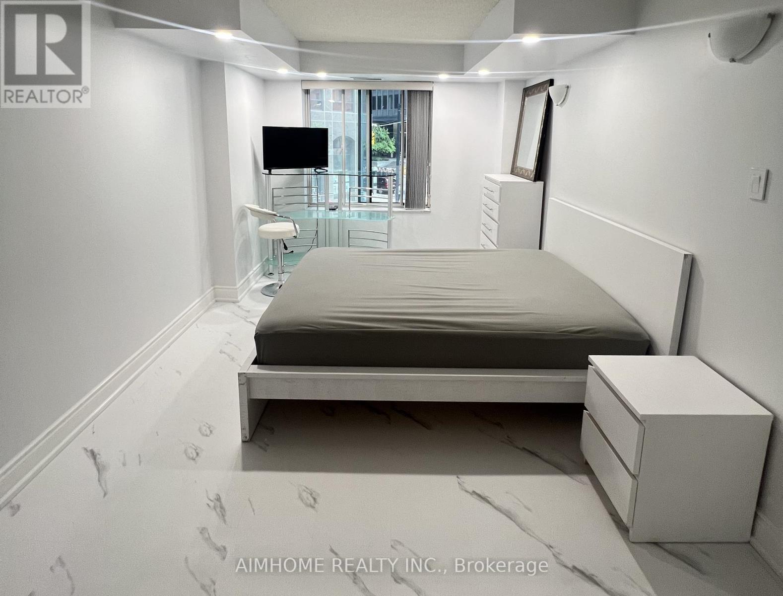 207 - 33 University Avenue, Toronto (Bay Street Corridor), Ontario  M5J 2S7 - Photo 12 - C12187537
